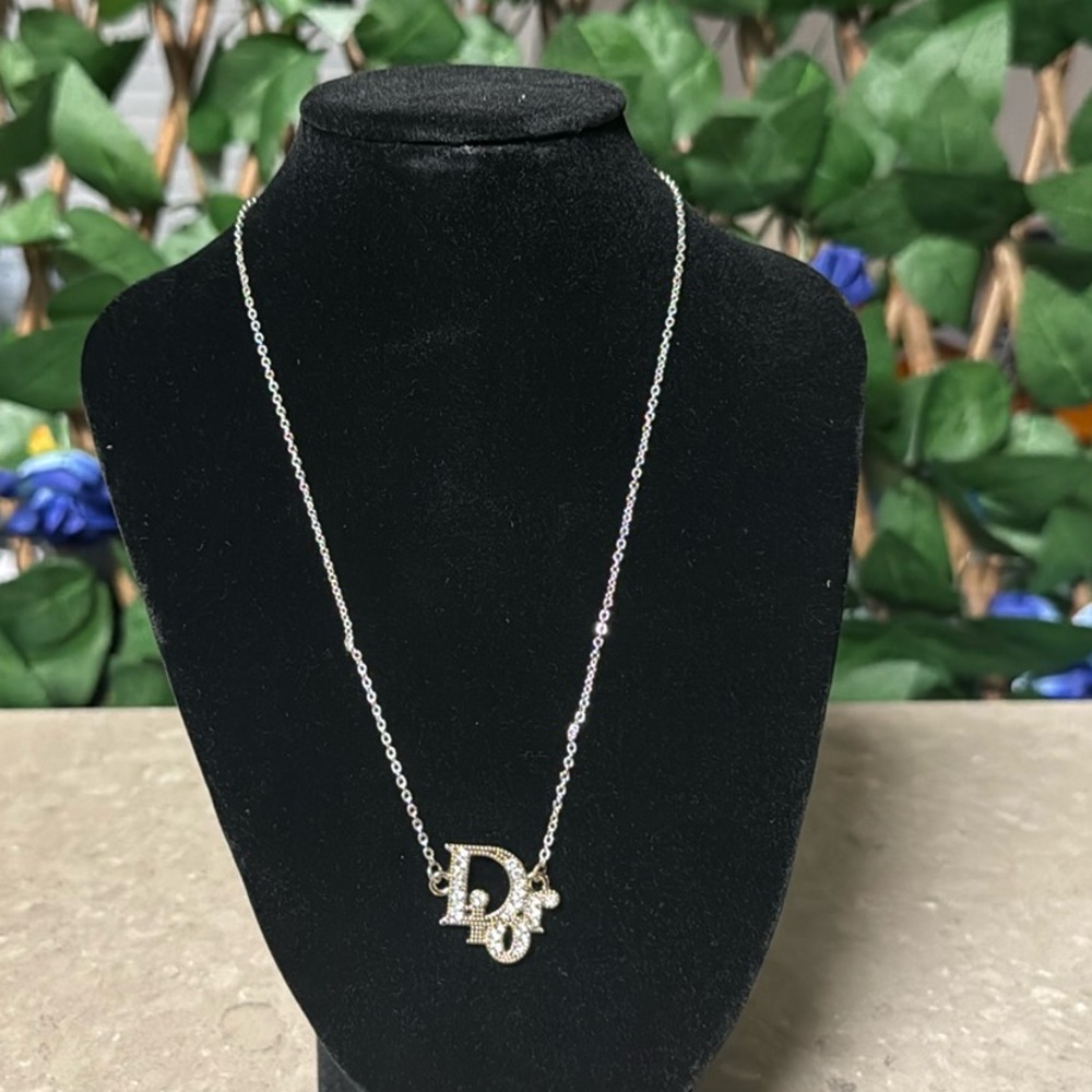 Signature DIOR Necklace